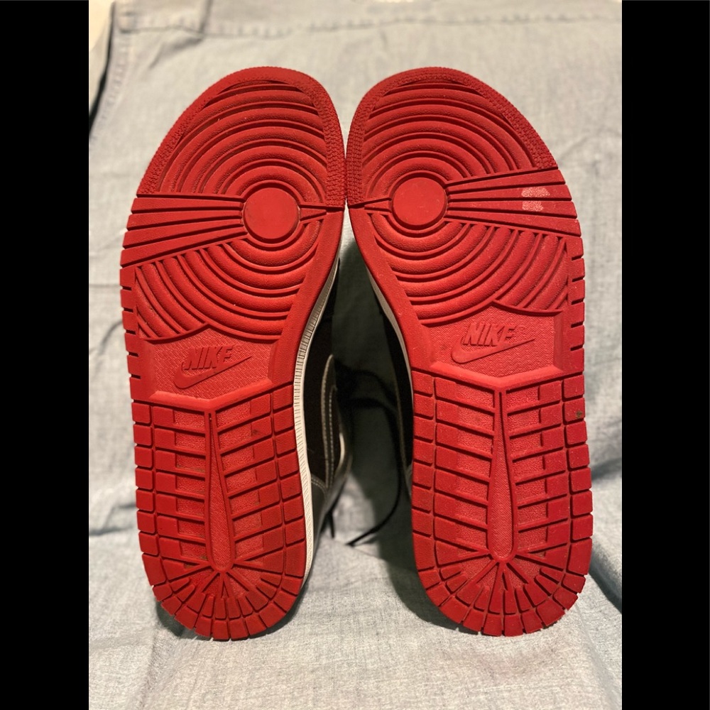 Jordan 1 mid
